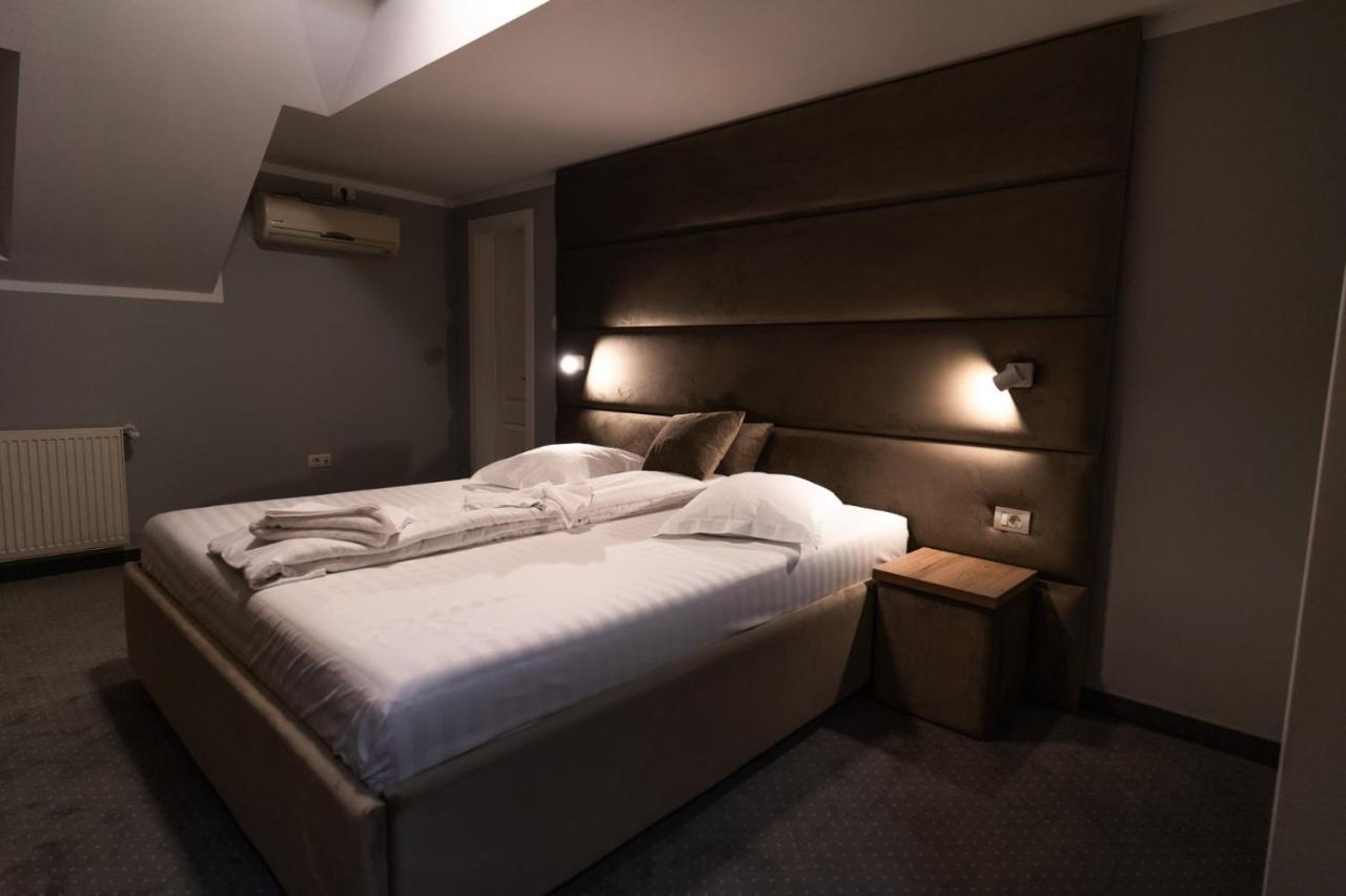 Camere De Inchiriat Elisei Τιμισοάρα Εξωτερικό φωτογραφία